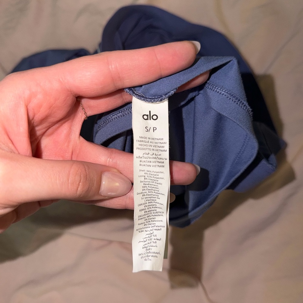 ALO That Shelf Bra Alosoft Tank in Blue -Small - Picture 5 of 5